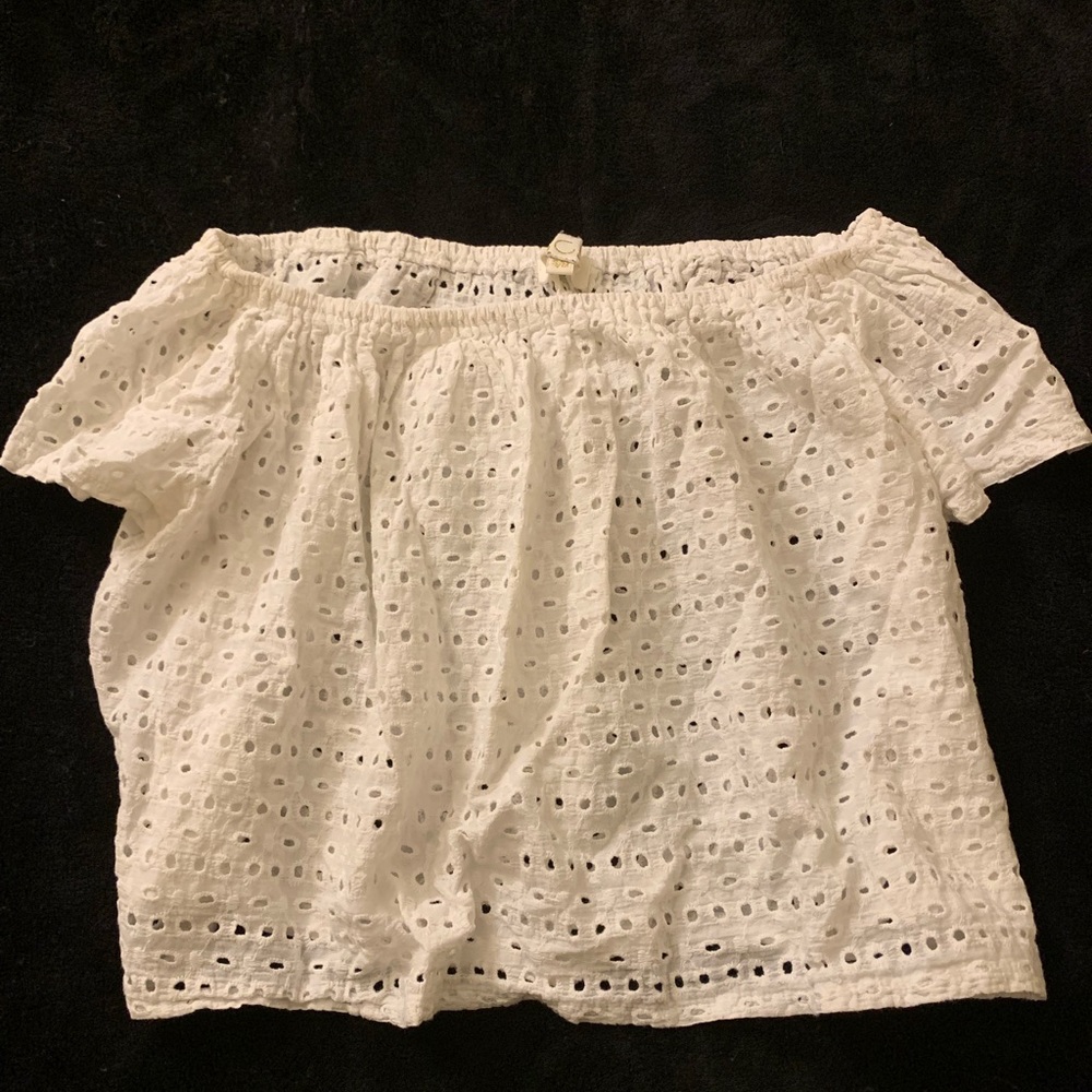 Eyelet off-shoulder top